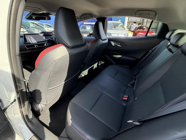 プリウス Z セーフティセンス・12.3型フルセグナビ・全周囲カメラ・BTオーディオ・Carplay・ETC2.0・ステアヒーター・Cソナー・BSM・RCTA・パーキングアシスト・AC100V電源・純正19AW(30枚目)