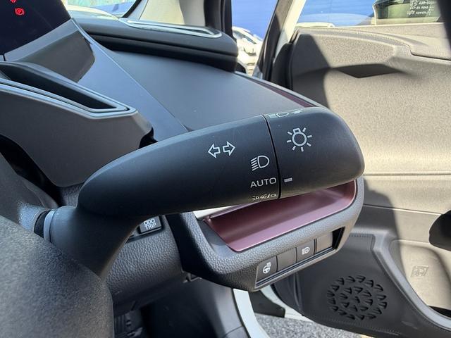 プリウス Z セーフティセンス・12.3型フルセグナビ・全周囲カメラ・BTオーディオ・Carplay・ETC2.0・ステアヒーター・Cソナー・BSM・RCTA・パーキングアシスト・AC100V電源・純正19AW(36枚目)