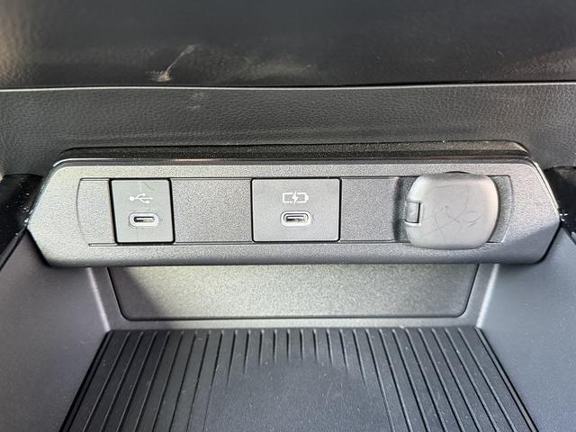 プリウス Z セーフティセンス・12.3型フルセグナビ・全周囲カメラ・BTオーディオ・Carplay・ETC2.0・ステアヒーター・Cソナー・BSM・RCTA・パーキングアシスト・AC100V電源・純正19AW(42枚目)