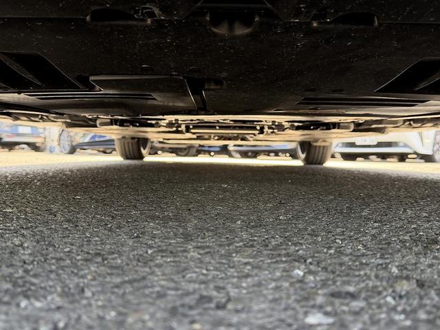 プリウス Z セーフティセンス・12.3型フルセグナビ・全周囲カメラ・BTオーディオ・Carplay・ETC2.0・ステアヒーター・Cソナー・BSM・RCTA・パーキングアシスト・AC100V電源・純正19AW(67枚目)