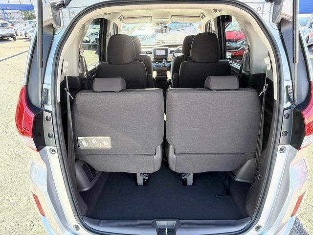 フリードハイブリッド ハイブリッド・Ｇホンダセンシング　１オーナー・ホンダセンシング・両側パワースライド・フルセグナビ・ＥＴＣ・バックカメラ・ＢＴオーディオ・ＬＥＤヘッドライト・ＡＵＴＯライト・スマートキー・ドアバイザー・フロアマット（12枚目）