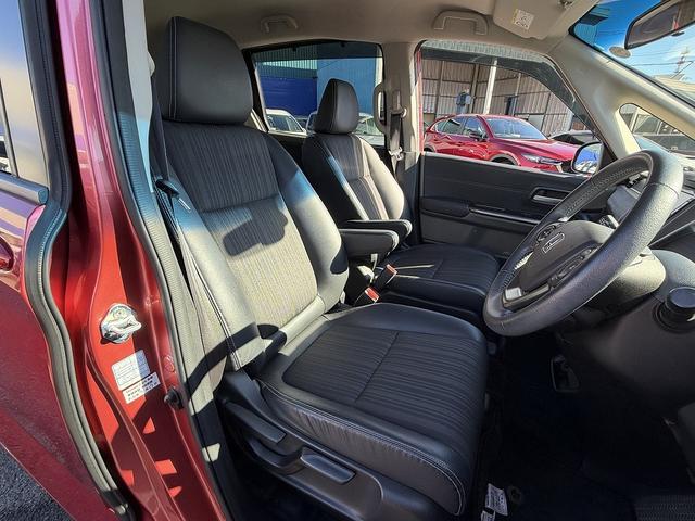 フリード+ハイブリッド ハイブリッドEX 両Pスライド・フルセグナビ・Bカメラ・BTオーディオ・ACC・LKA・LEDライト・ハーフレザー・シートヒーター・ETC・本革ステア・ミラーウィンカー・プライバシーガラス・ドアバイザー(8枚目)