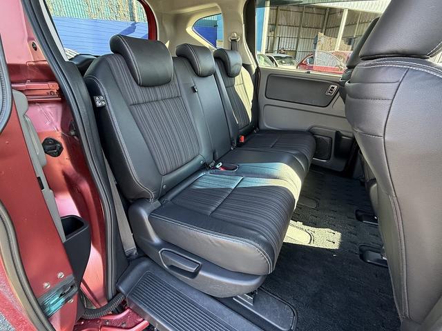 フリード+ハイブリッド ハイブリッドEX 両Pスライド・フルセグナビ・Bカメラ・BTオーディオ・ACC・LKA・LEDライト・ハーフレザー・シートヒーター・ETC・本革ステア・ミラーウィンカー・プライバシーガラス・ドアバイザー(10枚目)