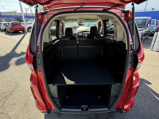 フリード+ハイブリッド ハイブリッドEX 両Pスライド・フルセグナビ・Bカメラ・BTオーディオ・ACC・LKA・LEDライト・ハーフレザー・シートヒーター・ETC・本革ステア・ミラーウィンカー・プライバシーガラス・ドアバイザー(11枚目)