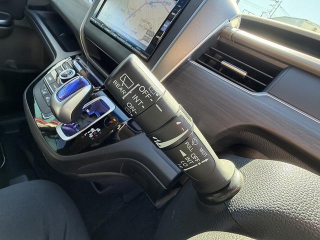 フリード+ハイブリッド ハイブリッドEX 両Pスライド・フルセグナビ・Bカメラ・BTオーディオ・ACC・LKA・LEDライト・ハーフレザー・シートヒーター・ETC・本革ステア・ミラーウィンカー・プライバシーガラス・ドアバイザー(20枚目)