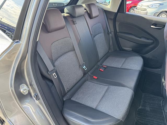 全方位運転支援システム・フルセグナビ・全周囲カメラ・ＢＴオーディオ・ＵＳＢ・シート＆ステアヒーター・ハーフレザー・デジタルミラー・Ｃソナー・ＢＳＭ・ＡＵＴＯハイビーム・純正１７ＡＷ