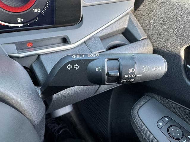 全方位運転支援システム・フルセグナビ・全周囲カメラ・ＢＴオーディオ・ＵＳＢ・シート＆ステアヒーター・ハーフレザー・デジタルミラー・Ｃソナー・ＢＳＭ・ＡＵＴＯハイビーム・純正１７ＡＷ