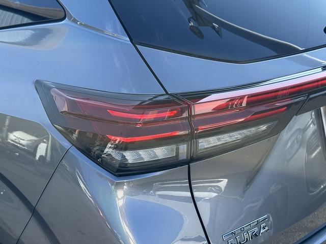 全方位運転支援システム・フルセグナビ・全周囲カメラ・ＢＴオーディオ・ＵＳＢ・シート＆ステアヒーター・ハーフレザー・デジタルミラー・Ｃソナー・ＢＳＭ・ＡＵＴＯハイビーム・純正１７ＡＷ