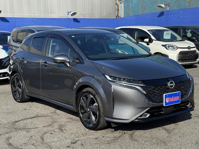 全方位運転支援システム・フルセグナビ・全周囲カメラ・ＢＴオーディオ・ＵＳＢ・シート＆ステアヒーター・ハーフレザー・デジタルミラー・Ｃソナー・ＢＳＭ・ＡＵＴＯハイビーム・純正１７ＡＷ