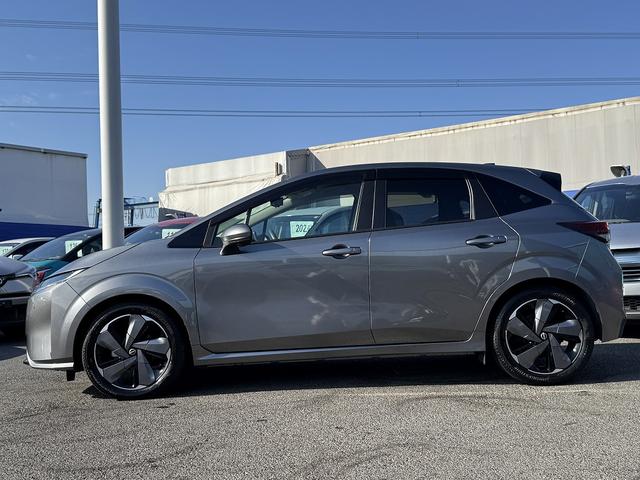 全方位運転支援システム・フルセグナビ・全周囲カメラ・ＢＴオーディオ・ＵＳＢ・シート＆ステアヒーター・ハーフレザー・デジタルミラー・Ｃソナー・ＢＳＭ・ＡＵＴＯハイビーム・純正１７ＡＷ