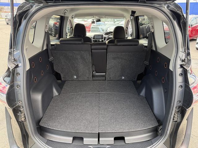 シエンタ ハイブリッドファンベースＧセーフティーエディションＩＩ　後期・両Ｐスライド・Ｓセンス・フルセグナビ・Ｂカメラ・ＢＴオーディオ・ＬＥＤライト・Ｃソナー・クルコン・ＰＣＳ・ＬＫＡ・ＡＨＢ・ステア・シートヒーター・ＵＳＢ・ＥＴＣ・ドアバイザー・プライバシーガラス（9枚目）