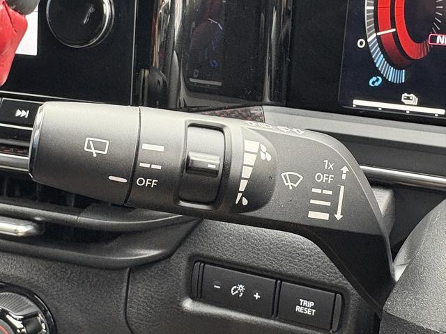 オーラ ニスモ　全周囲カメラ・フルセグナビ・ＢＴオーディオ・ＬＥＤライト・ＡＣＣ・ＬＫＡ・ＡＨＢ・ＢＳＭ・Ｃソナー・ＥＴＣ２．０・ＵＳＢ・デジタルミラー・シートヒーター・本革ステア・プライバシーガラス（26枚目）