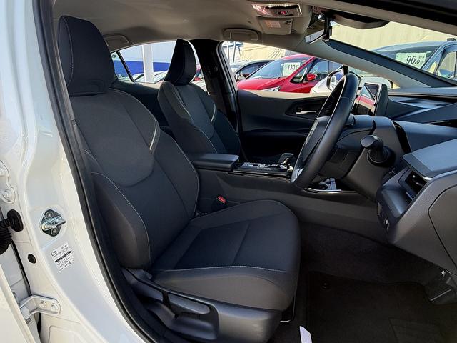 プリウス Ｇ　セーフティセンス・ディスプレイオーディオ・フルセグナビ・バックカメラ・ＥＴＣ２．０・Ｃａｒｐｌａｙ・ＢＴオーディオ・シートヒーター・Ｃソナー・ＢＳＭ・ＲＣＴＡ・ＡＵＴＯハイビーム・純正１９ＡＷ（6枚目）