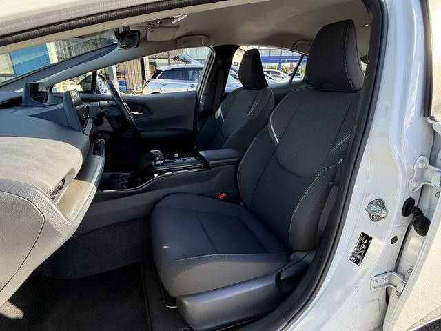 プリウス Ｇ　セーフティセンス・ディスプレイオーディオ・フルセグナビ・バックカメラ・ＥＴＣ２．０・Ｃａｒｐｌａｙ・ＢＴオーディオ・シートヒーター・Ｃソナー・ＢＳＭ・ＲＣＴＡ・ＡＵＴＯハイビーム・純正１９ＡＷ（8枚目）