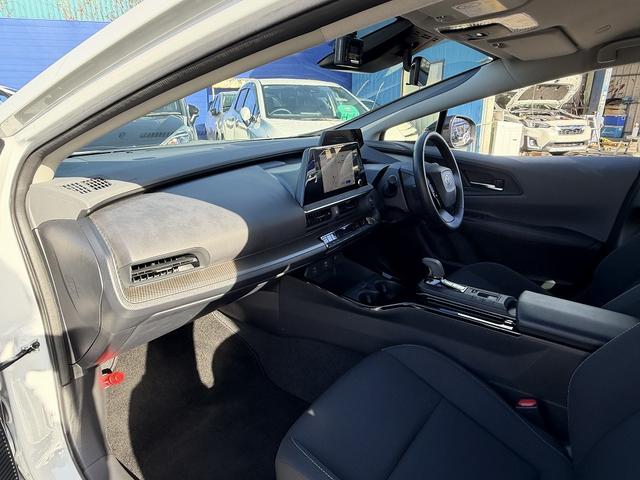 プリウス Ｇ　セーフティセンス・ディスプレイオーディオ・フルセグナビ・バックカメラ・ＥＴＣ２．０・Ｃａｒｐｌａｙ・ＢＴオーディオ・シートヒーター・Ｃソナー・ＢＳＭ・ＲＣＴＡ・ＡＵＴＯハイビーム・純正１９ＡＷ（28枚目）