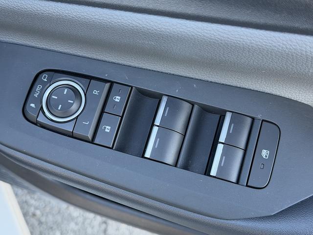 プリウス Ｇ　セーフティセンス・ディスプレイオーディオ・フルセグナビ・バックカメラ・ＥＴＣ２．０・Ｃａｒｐｌａｙ・ＢＴオーディオ・シートヒーター・Ｃソナー・ＢＳＭ・ＲＣＴＡ・ＡＵＴＯハイビーム・純正１９ＡＷ（39枚目）