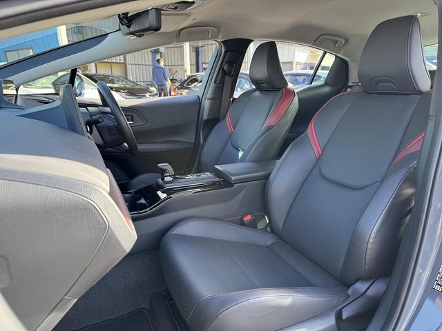 プリウス Ｚ　セーフティセンス・１２．３型フルセグナビ・全周囲カメラ・ＢＴオーディオ・Ｃａｒｐｌａｙ・ＥＴＣ２．０・デジタルミラー・パワーバックドア・ワイヤレス充電・Ｃソナー・ＢＳＭ・ＲＣＴＡ・純正１９ＡＷ（8枚目）