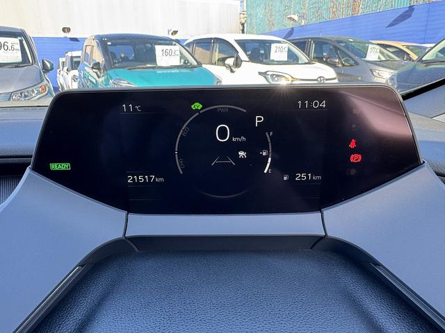 プリウス Ｚ　セーフティセンス・１２．３型フルセグナビ・全周囲カメラ・ＢＴオーディオ・Ｃａｒｐｌａｙ・ＥＴＣ２．０・デジタルミラー・パワーバックドア・ワイヤレス充電・Ｃソナー・ＢＳＭ・ＲＣＴＡ・純正１９ＡＷ（31枚目）