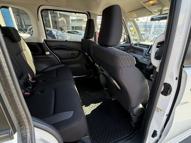 ソリオバンディット ハイブリッドＭＶ　セーフティサポート・両側パワースライド・フルセグナビ・全周囲カメラ・ＵＳＢ・ＢＴオーディオ・シートヒーター・ＬＥＤヘッドライト・リアＣソナー・ＨＵＤ・純正１５ＡＷ・革ステア・ドアバイザー（26枚目）