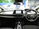 プリウス Ｇ　セーフティセンス・ディスプレイオーディオ・フルセグ・バックカメラ・Ｃａｒｐｌａｙ・Ｂｌｕｅｔｏｏｔｈ・ＬＥＤヘッドライト・オートＨＩビーム・ＡＣＣ・ＬＤＡ・ＢＳＭ・Ｃセンサー・踏み間違い防止・ＲＣＴＡ（4枚目）