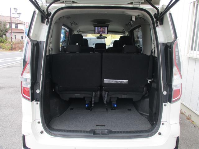 セレナ ハイウェイスターＶ　後期型　１０型純正ナビ　フルセグテレビ　　ビルトインＥＴＣ　ドライブレコーダー　フリップダウンモニター　アラウンドビューモニター　ＬＥＤヘッドライト　両側電動スライドドア　Ｂｌｕｅｔｏｏｔｈ接続（12枚目）