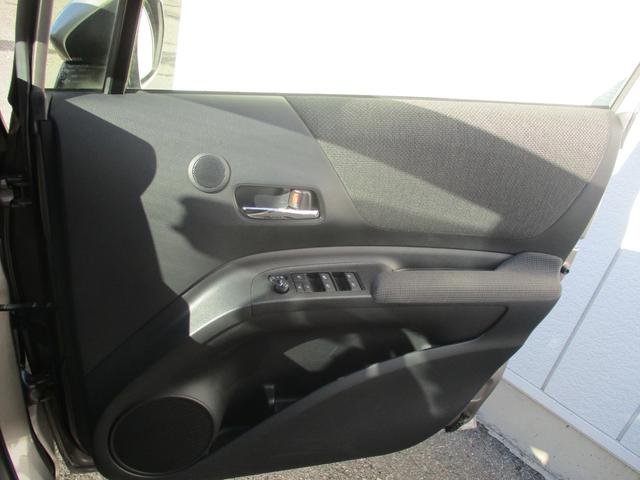 シエンタ ハイブリッドＧ　純正ナビ　フルセグテレビ　全周囲モニター　ビルトインＥＴＣ２．０　前後ドライブレコーダー　両側電動スライドドア　ＬＥＤヘッドライト　Ｂｌｕｅｔｏｏｔｈ接続　スマートキー　盗難防止システム（26枚目）