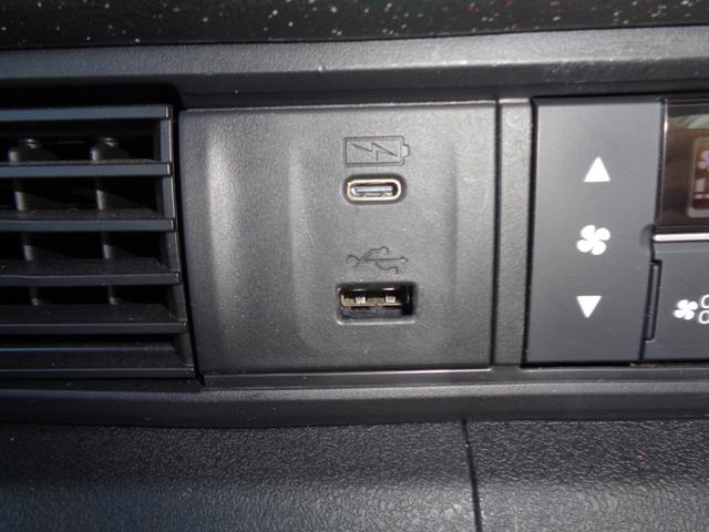 N-BOXカスタム ターボ 純正8型ナビ フルセグテレビ Bluetooth バックモニター USB ビルトインETC スマートキー ハーフレザーシート シートヒーター 両側パワースライドドア LEDヘッドライト アルミホイール(23枚目)