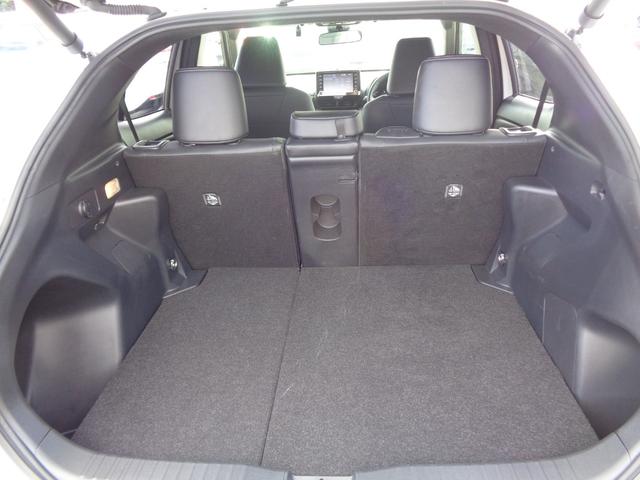 ヤリスクロス ハイブリッドＺ　純正ディスプレイオーディオ　パノラミックビューモニター　ドライブレコーダー　ビルトインＥＴＣ　ハーフレザーシート　シートヒーター　パワーバックドア　ＬＥＤヘッドライト　アルミホイール　新車保証書付き（14枚目）