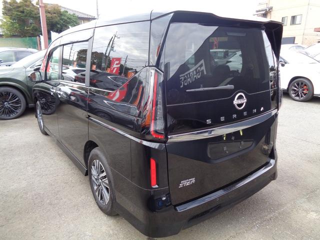 セレナ ハイウェイスターＶ　純正ナビ　フルセグテレビ　アラウンドビューモニター　ビルトインＥＴＣ　スマートキー　デジタルインナーミラー　ワイヤレス充電　両側パワースライドドア　プロパイロット　ＬＥＤヘッドライト　アルミホイール（6枚目）