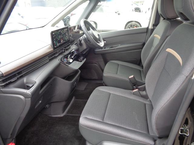 セレナ ハイウェイスターＶ　純正ナビ　フルセグテレビ　アラウンドビューモニター　ビルトインＥＴＣ　スマートキー　デジタルインナーミラー　ワイヤレス充電　両側パワースライドドア　プロパイロット　ＬＥＤヘッドライト　アルミホイール（11枚目）