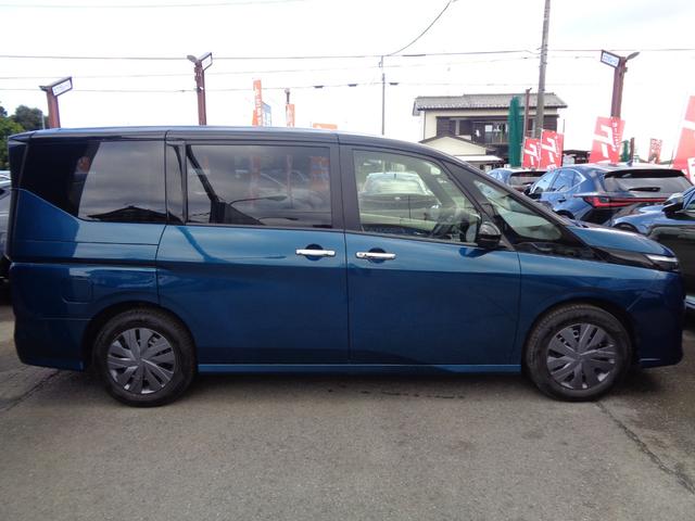 セレナ ＸＶ　純正ワイドナビ　フルセグテレビ　アラウンドビューモニター　ビルトインＥＴＣ２．０　デジタルインナーミラー　ワイヤレス充電　後席フリップダウンモニター　両側パワースライドドア　ＬＥＤヘッドライト（4枚目）