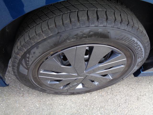 セレナ ＸＶ　純正ワイドナビ　フルセグテレビ　アラウンドビューモニター　ビルトインＥＴＣ２．０　デジタルインナーミラー　ワイヤレス充電　後席フリップダウンモニター　両側パワースライドドア　ＬＥＤヘッドライト（9枚目）