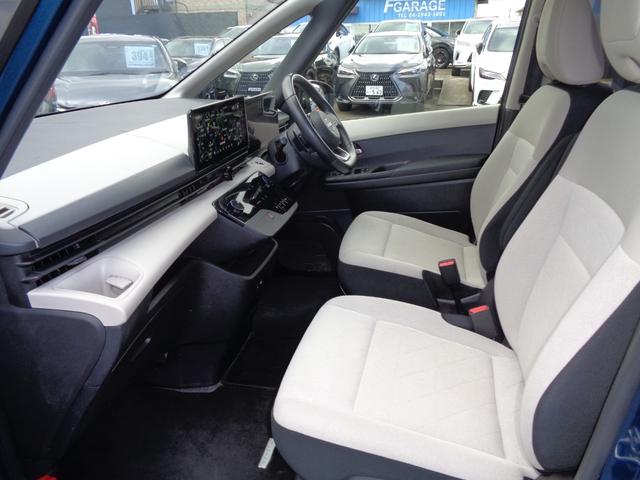 セレナ ＸＶ　純正ワイドナビ　フルセグテレビ　アラウンドビューモニター　ビルトインＥＴＣ２．０　デジタルインナーミラー　ワイヤレス充電　後席フリップダウンモニター　両側パワースライドドア　ＬＥＤヘッドライト（10枚目）