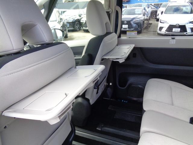 セレナ ＸＶ　純正ワイドナビ　フルセグテレビ　アラウンドビューモニター　ビルトインＥＴＣ２．０　デジタルインナーミラー　ワイヤレス充電　後席フリップダウンモニター　両側パワースライドドア　ＬＥＤヘッドライト（15枚目）