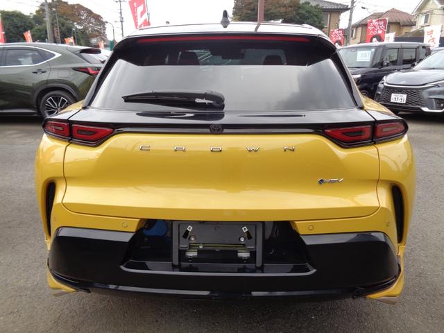 クラウンスポーツ Ｚ　モデリスタエアロ　純正ナビ　パノラミックビューモニター　ドライブレコーダー　ビルトインＥＴＣ２．０　デジタルインナーミラー　レザーシート　シートエアコン　アドバンストパーク　パワーバックドア（7枚目）