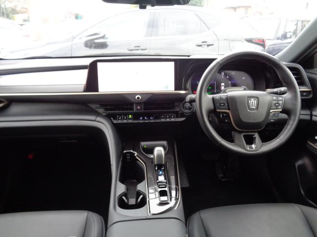 クラウンスポーツ Ｚ　モデリスタエアロ　純正ナビ　パノラミックビューモニター　ドライブレコーダー　ビルトインＥＴＣ２．０　デジタルインナーミラー　レザーシート　シートエアコン　アドバンストパーク　パワーバックドア（12枚目）