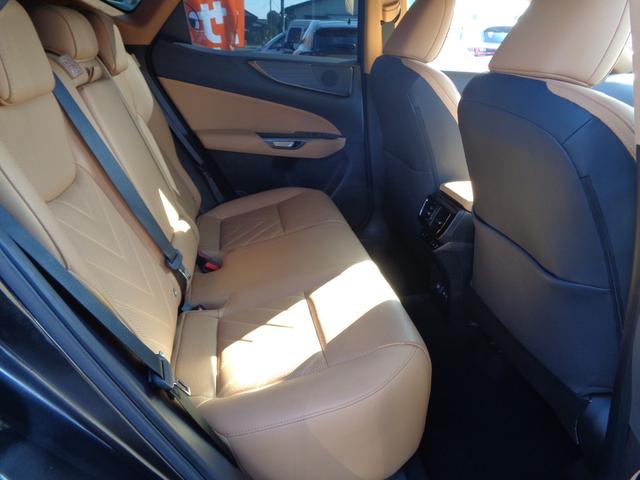 NX NX250 バージョンL 純正ナビ フルセグテレビ パノラミックビューモニター ドライブレコーダー ビルトインETC2.0 ヘッドアップディスプレイ レザーシート シートエアコン サンルーフ パワーバックドア LEDライト(19枚目)