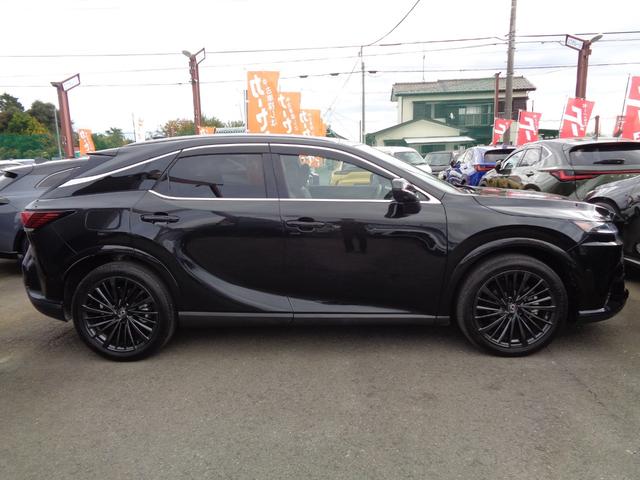 ＲＸ ＲＸ４５０ｈ＋　バージョンＬ　純正ナビ　フルセグテレビ　パノラミックビューモニター　ドライブレコーダー　ビルトインＥＴＣ２．０　デジタルインナーミラー　レザーシート　シートエアコン　パノラマルーフ　パワーバックドア　ＬＥＤライト（4枚目）