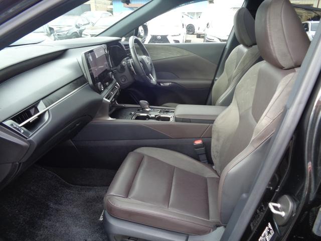 ＲＸ ＲＸ４５０ｈ＋　バージョンＬ　純正ナビ　フルセグテレビ　パノラミックビューモニター　ドライブレコーダー　ビルトインＥＴＣ２．０　デジタルインナーミラー　レザーシート　シートエアコン　パノラマルーフ　パワーバックドア　ＬＥＤライト（11枚目）