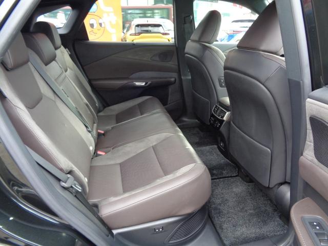 ＲＸ ＲＸ４５０ｈ＋　バージョンＬ　純正ナビ　フルセグテレビ　パノラミックビューモニター　ドライブレコーダー　ビルトインＥＴＣ２．０　デジタルインナーミラー　レザーシート　シートエアコン　パノラマルーフ　パワーバックドア　ＬＥＤライト（21枚目）