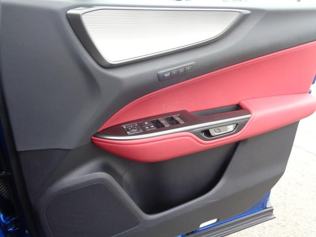 ＮＸ ＮＸ３５０ｈ　Ｆスポーツ　純正ナビ　パノラミックビューモニター　ドライブレコーダー　ビルトインＥＴＣ２．０　ヘッドアップディスプレイ　レザーシート　シートエアコン　アドバンストパーク　パワーバックドア　新車保証書付き（30枚目）