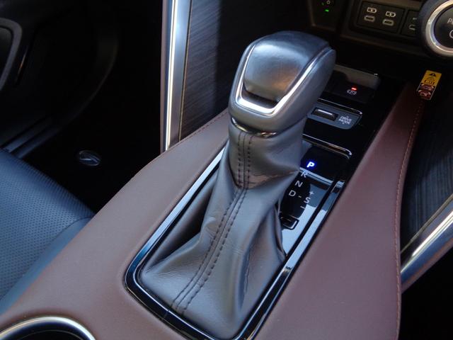 ハリアーハイブリッド Z レザーパッケージ 純正ナビ フルセグテレビ JBLサウンドシステム パノラミックビューモニター ドライブレコーダー ビルトインETC2.0 ワイヤレス充電 レザーシート シートエアコン パワーバックドア 新車保証書付き(31枚目)