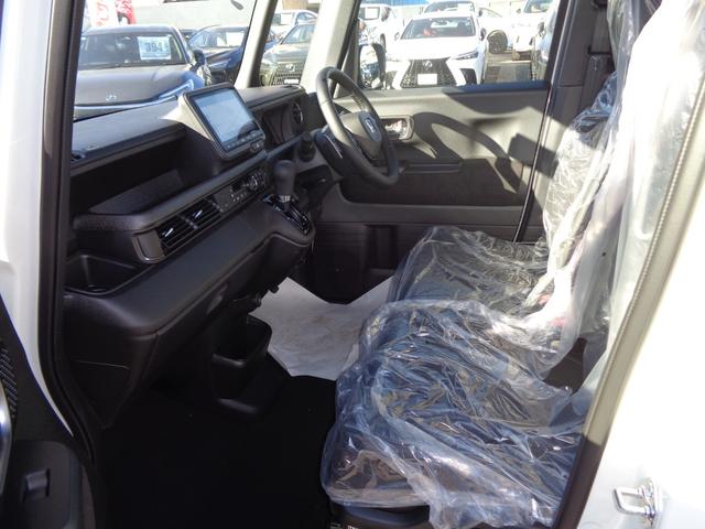 N-BOXカスタム ターボ 純正8型ナビ フルセグテレビ Bluetooth バックモニター ハーフレザーシート シートヒーター 両側パワースライドドア LEDヘッドライト アルミホイール クルーズコントロール 新車保証継承渡し(10枚目)