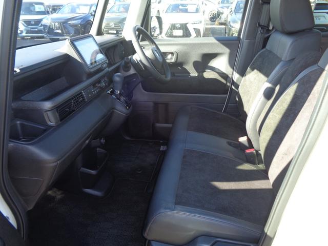 Ｎ－ＢＯＸカスタム ターボ　純正８型ナビ　フルセグテレビ　Ｂｌｕｅｔｏｏｔｈ　バックモニター　ハーフレザーシート　シートヒーター　両側パワースライドドア　ＬＥＤヘッドライト　アルミホイール　法人ワンオーナー　新車保証書付き（10枚目）