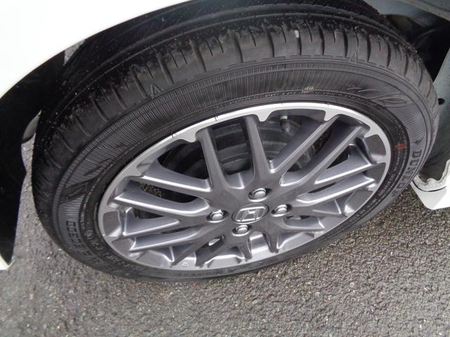 Ｎ－ＢＯＸカスタム ターボ　純正９型ナビ　フルセグテレビ　Ｂｌｕｅｔｏｏｔｈ　バックモニター　スマートキー　ビルトインＥＴＣ　ハーフレザーシート　シートヒーター　両側パワースライドドア　ＬＥＤヘッドライト　アルミホイール（8枚目）