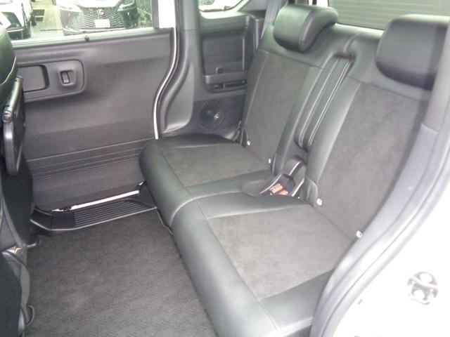 Ｎ－ＢＯＸカスタム ターボ　純正９型ナビ　フルセグテレビ　Ｂｌｕｅｔｏｏｔｈ　バックモニター　スマートキー　ビルトインＥＴＣ　ハーフレザーシート　シートヒーター　両側パワースライドドア　ＬＥＤヘッドライト　アルミホイール（10枚目）