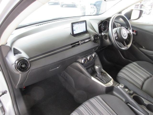 ＭＡＺＤＡ２ １．５　１５Ｓ　スマート　エディション　整備代車ＵＰ車　全周囲カメラ　ＥＴＣ　マツダコネクトナビ　車線逸脱警報システム　アクセル踏み間違い防止装置　障害物センサー　ＢＴ接続　ＬＥＤヘッドランプ　セキュリティアラーム　地デジチューナー　ＤＶＤ（15枚目）