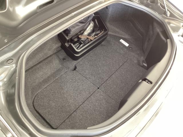 ロードスターＲＦ ２．０　ＶＳ　テラコッタ　セレクション　マツダコネクトナビ　ＥＴＣ　ドラレコ　ＢＯＳＥ　本革シート　衝突被害軽減ブレーキ　ローダウンサス　バックカメラ　レザー　ＢＴ　オートクルーズ　バックカメラ　フルセグＴＶ　クリアランスソナー　ＤＶＤ（11枚目）