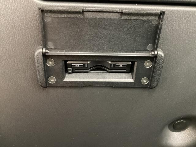 ロードスターＲＦ ２．０　ＶＳ　テラコッタ　セレクション　マツダコネクトナビ　ＥＴＣ　ドラレコ　ＢＯＳＥ　本革シート　衝突被害軽減ブレーキ　ローダウンサス　バックカメラ　レザー　ＢＴ　オートクルーズ　バックカメラ　フルセグＴＶ　クリアランスソナー　ＤＶＤ（24枚目）