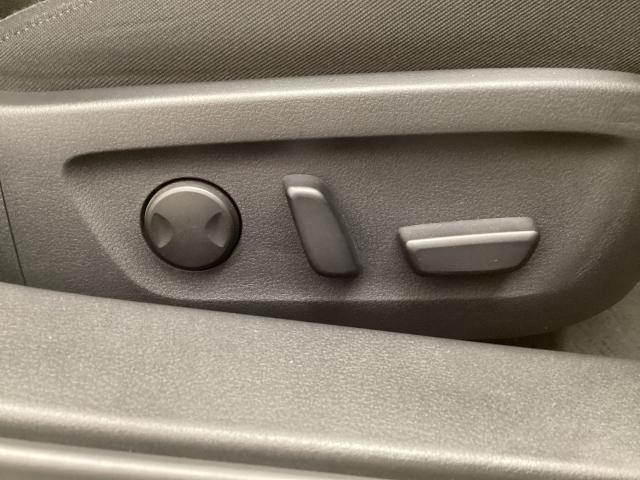 MAZDA3セダン 1.8 XDプロアクティブ ツーリング セレクション ディー ワンオーナー 全周囲カメラ ETC2.0 衝突被害軽減ブレーキ 電動シート LEDヘッドライト シートヒーター 前席シートヒーター 1オーナー 横滑り防止装置 車線逸脱警報 パワーシート LEDヘッド(8枚目)